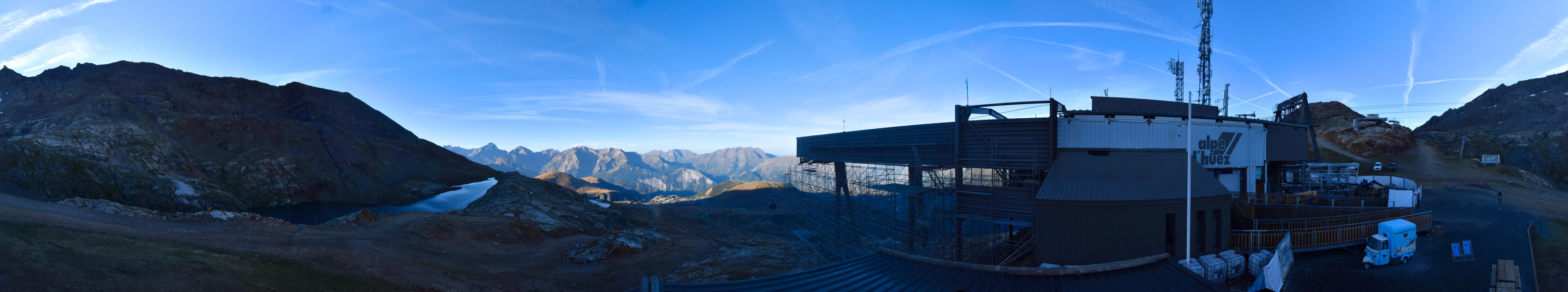 Alpe d'Huez - 2700m webcam at Alpe d'Huez