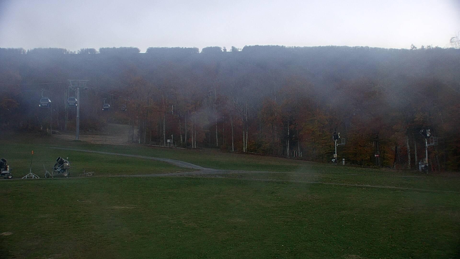 Discovery Lodge webcam at Belleayre Mountain