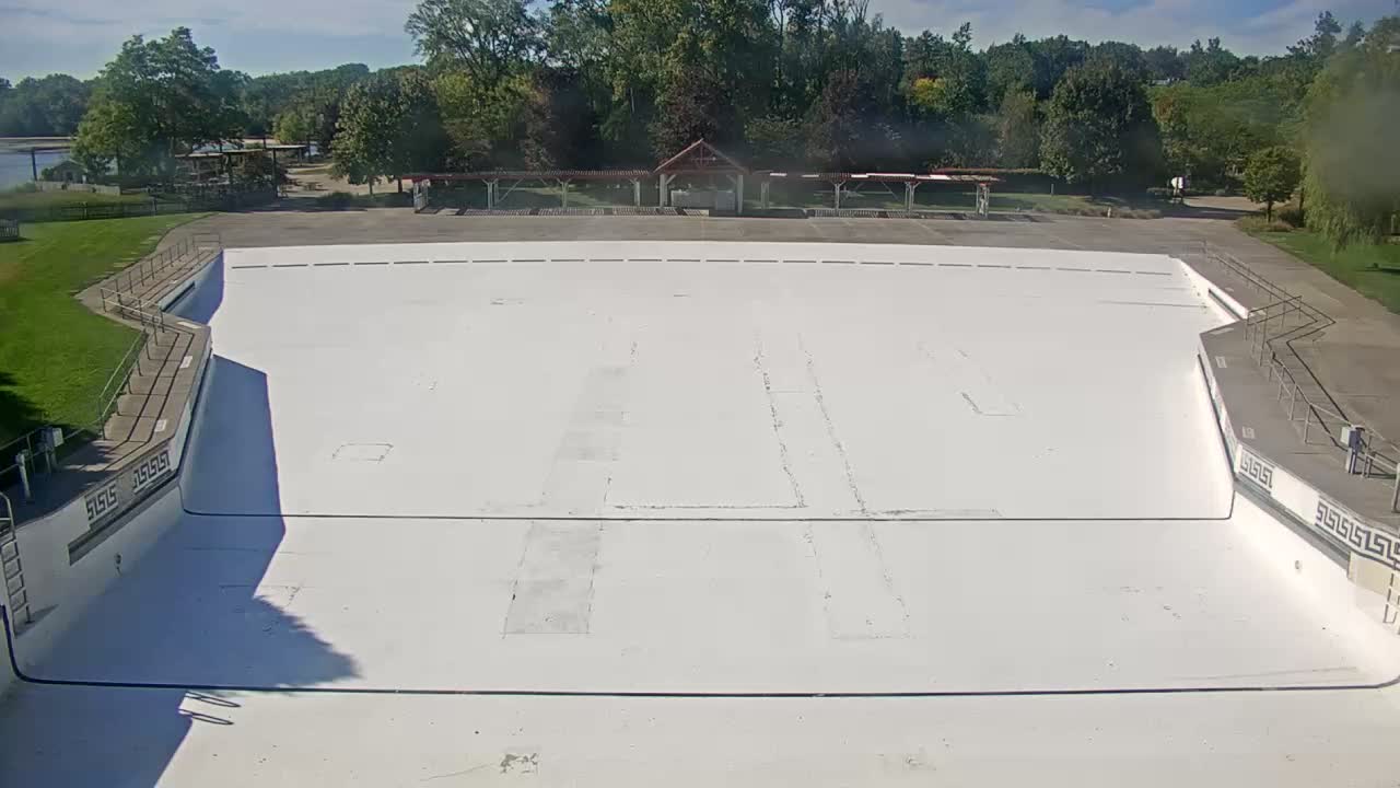 Bristol Cam 2 webcam at Bristol Mountain
