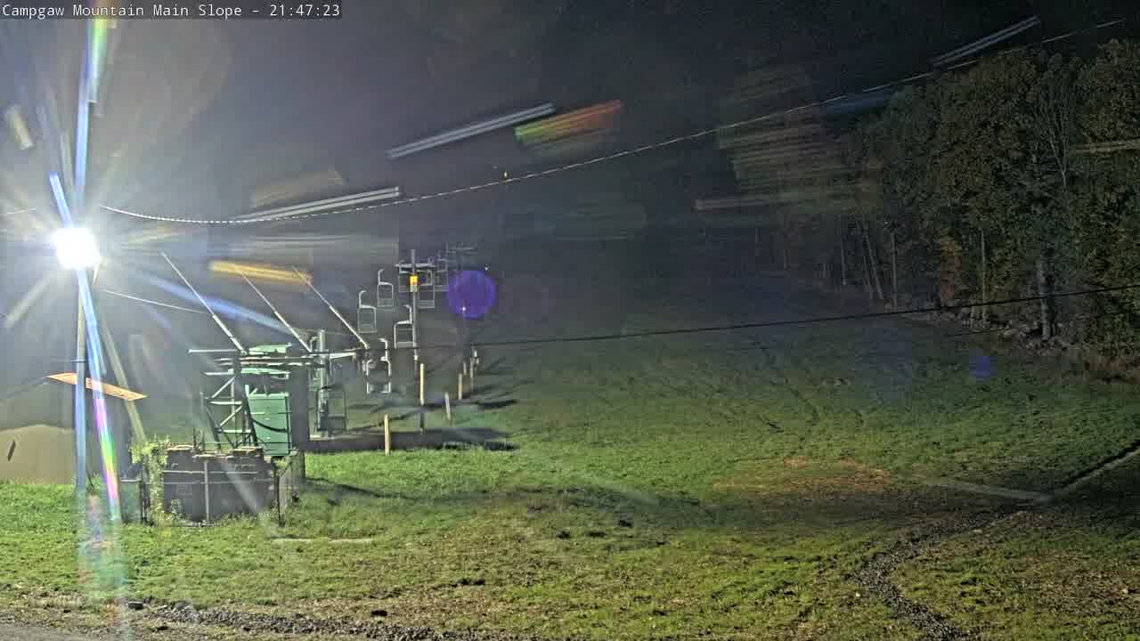 Main Slope webcam at Campgaw Mountain