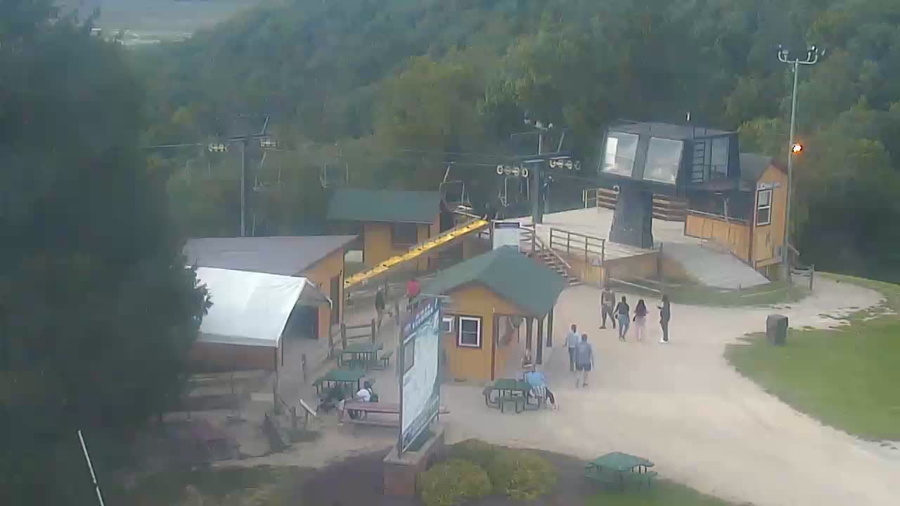 Summit Lodge webcam at Chestnut Mountain