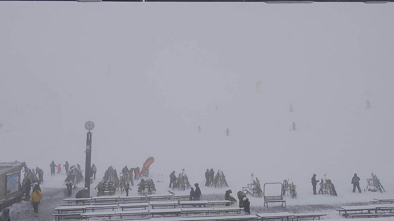 Coronet Coronet Peak Base webcam