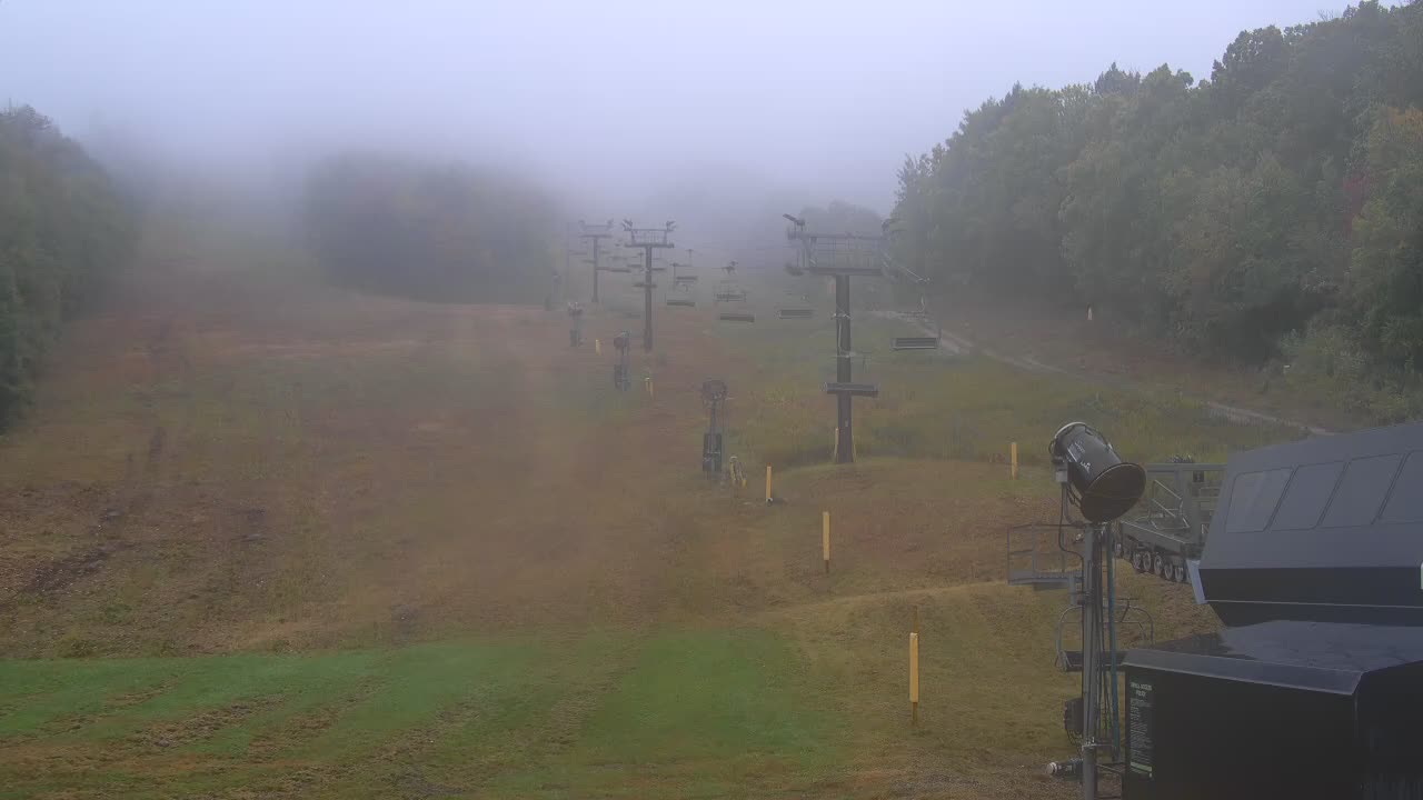 Base Area webcam at Crotched