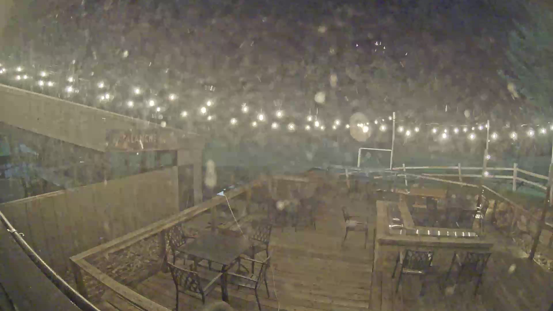 Avalanche Deck webcam at Devil's Head