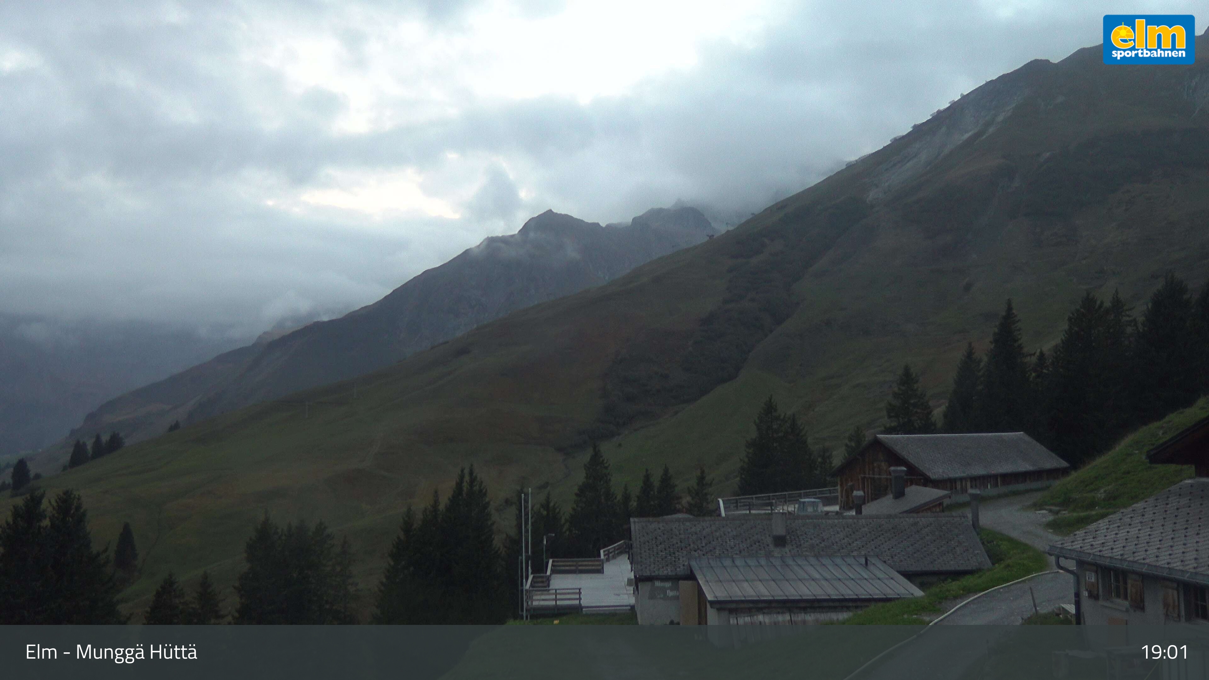 Mungga Hutte webcam at Elm im Sernftal