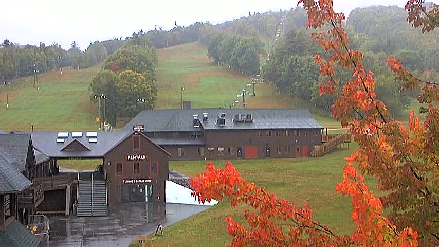 Historic Lodge webcam at Gunstock