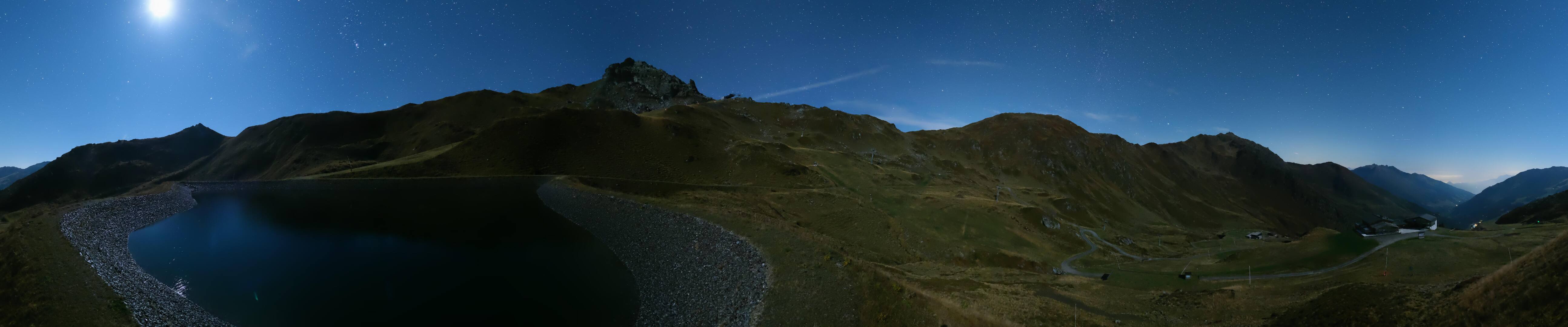 above Top of 8er Jet gondola webcam at Hochzillertal