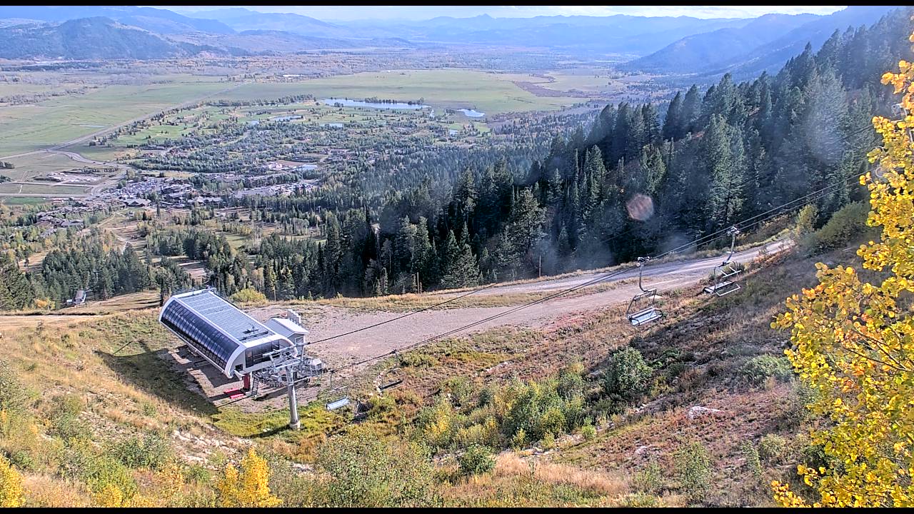 Jackson Hole Base of the Teton Lift webcam
