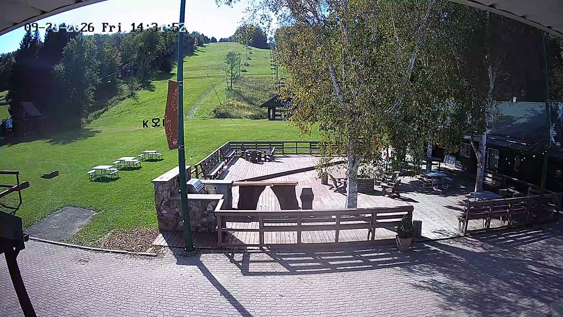 Saloon webcam at Kissing Bridge