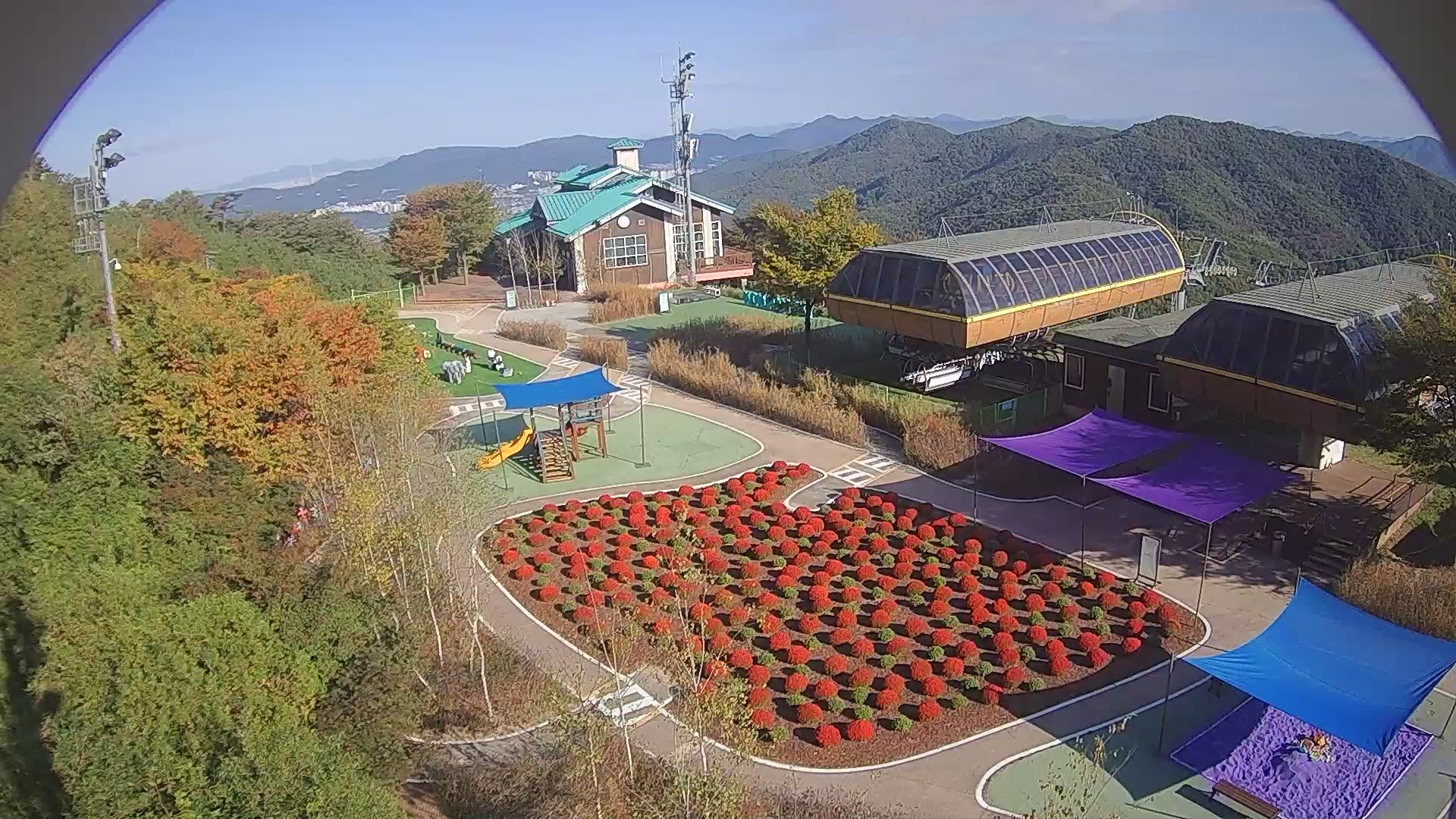 Summit Rest Area webcam at Konjiam Resort