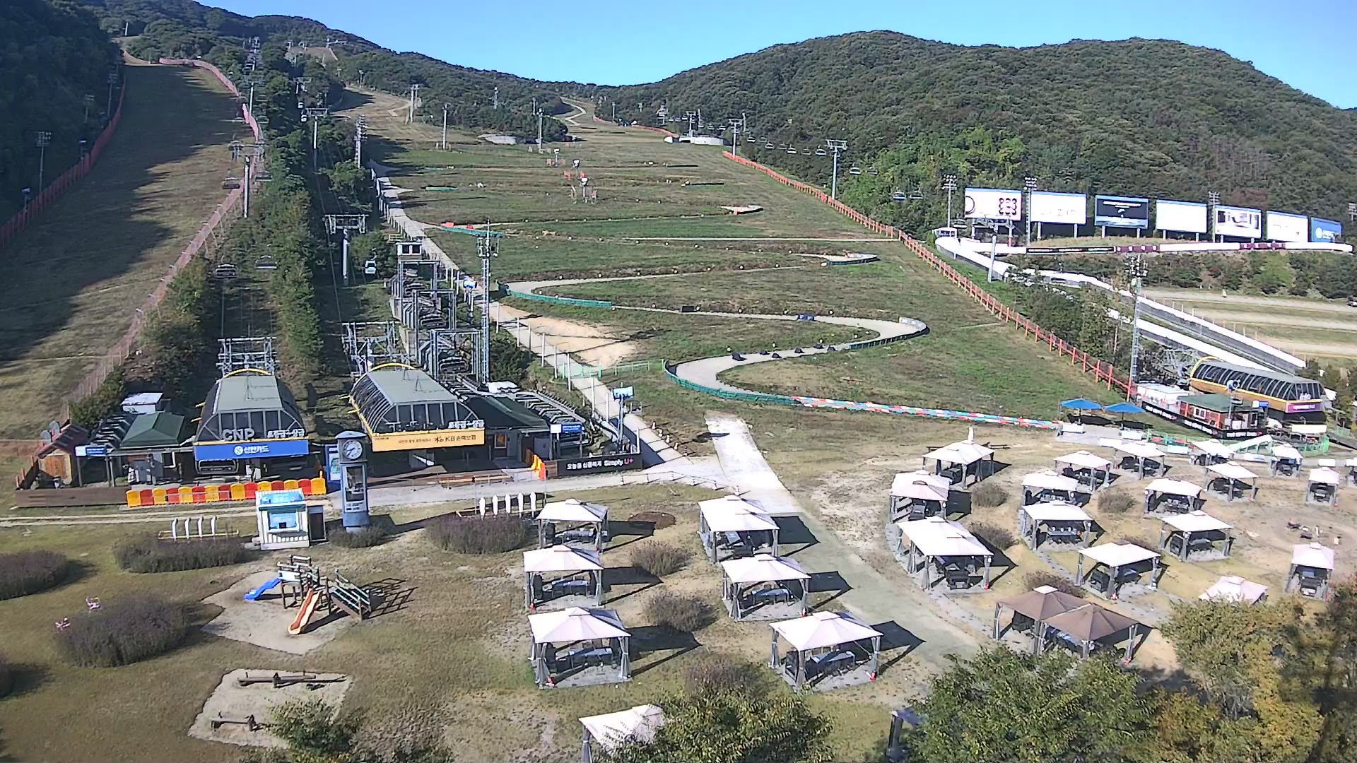 Upper Intermediate Base webcam at Konjiam Resort