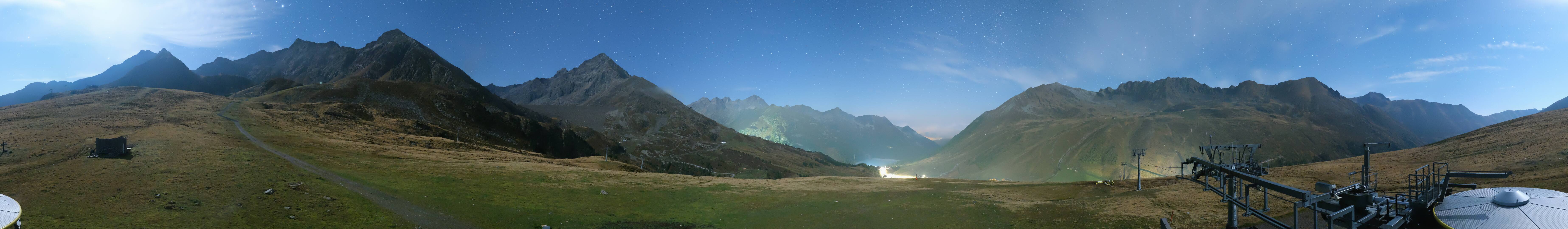 Top of Wiesbergbahn webcam at Kuhtai