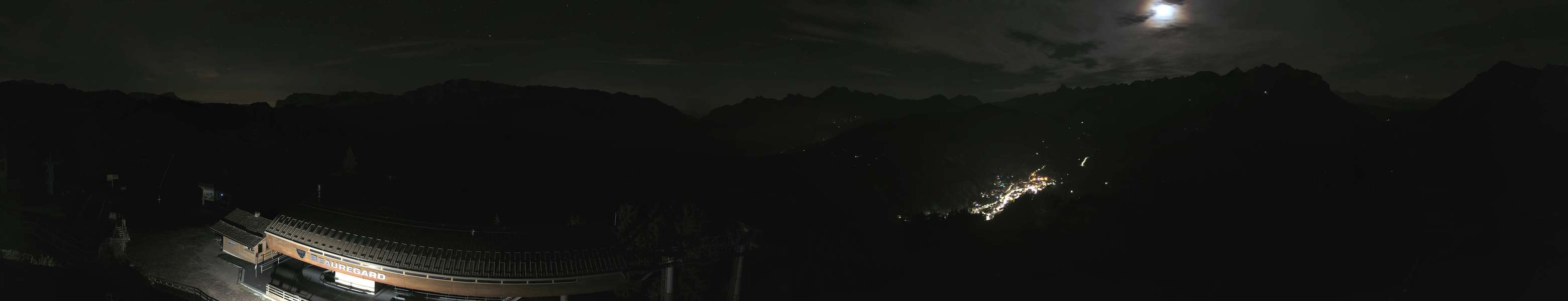Top of Beauregard webcam at La Clusaz