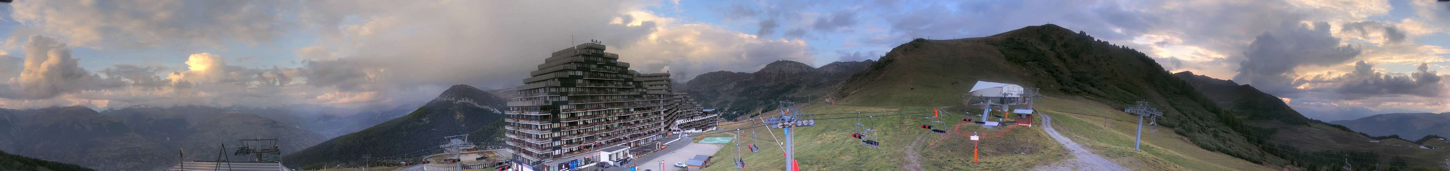 Aime 2000 - Top of La Roche webcam at la Plagne