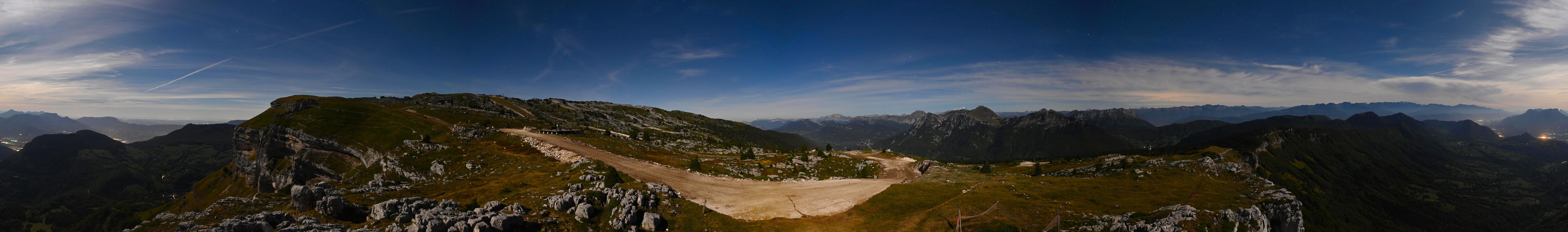Roc de Margeriaz webcam at Les Aillons