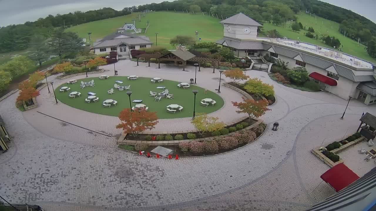 Courtyard webcam at Liberty