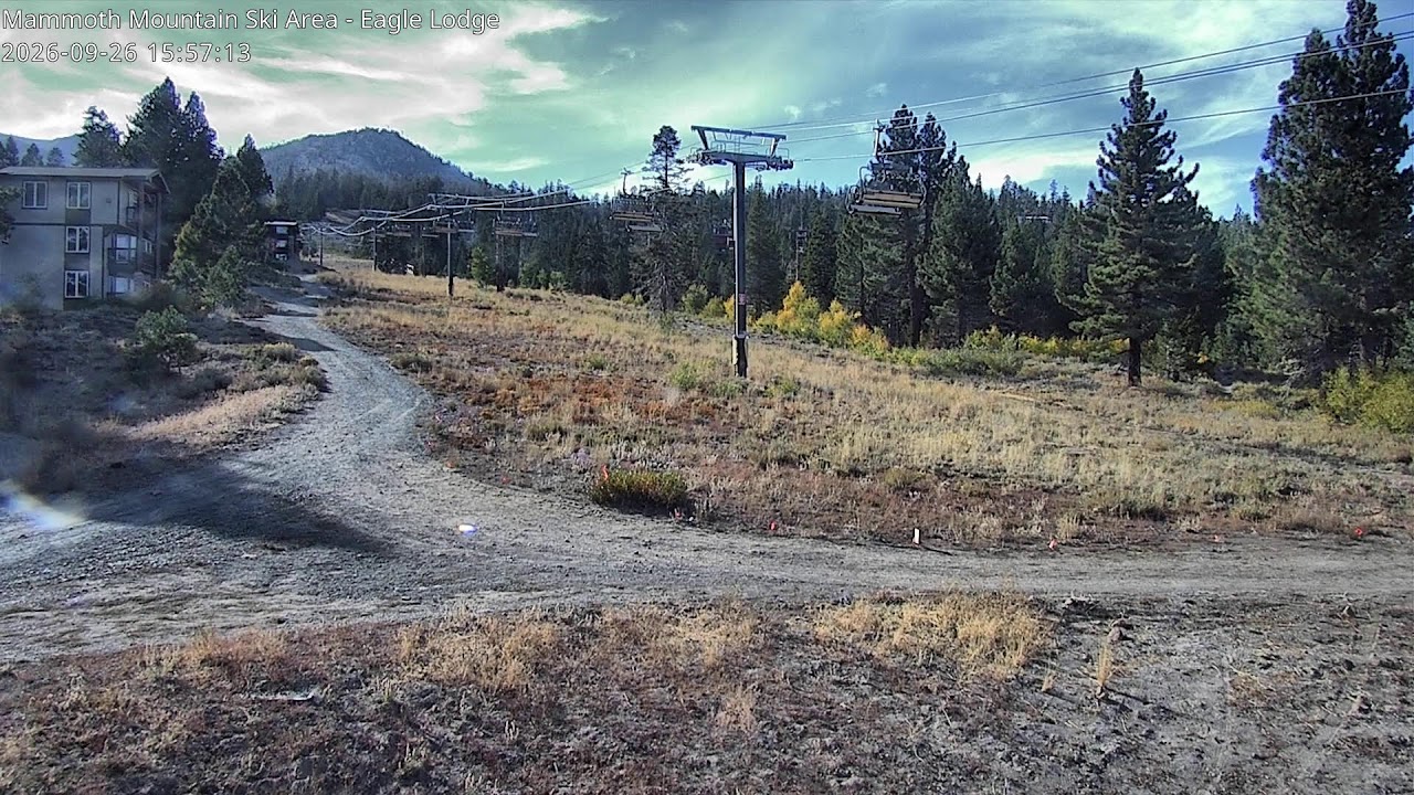 Eagle Lodge webcam at Mammoth