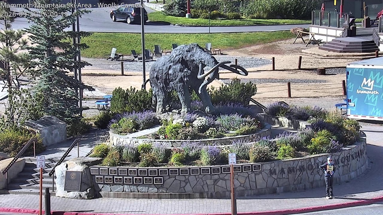 Main Lodge Woolly Cam webcam at Mammoth