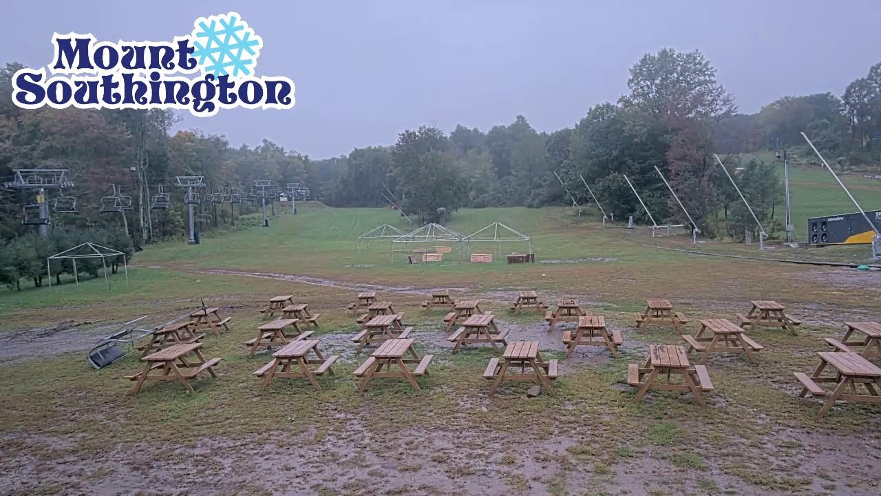 Live Stream webcam at Mount Southington