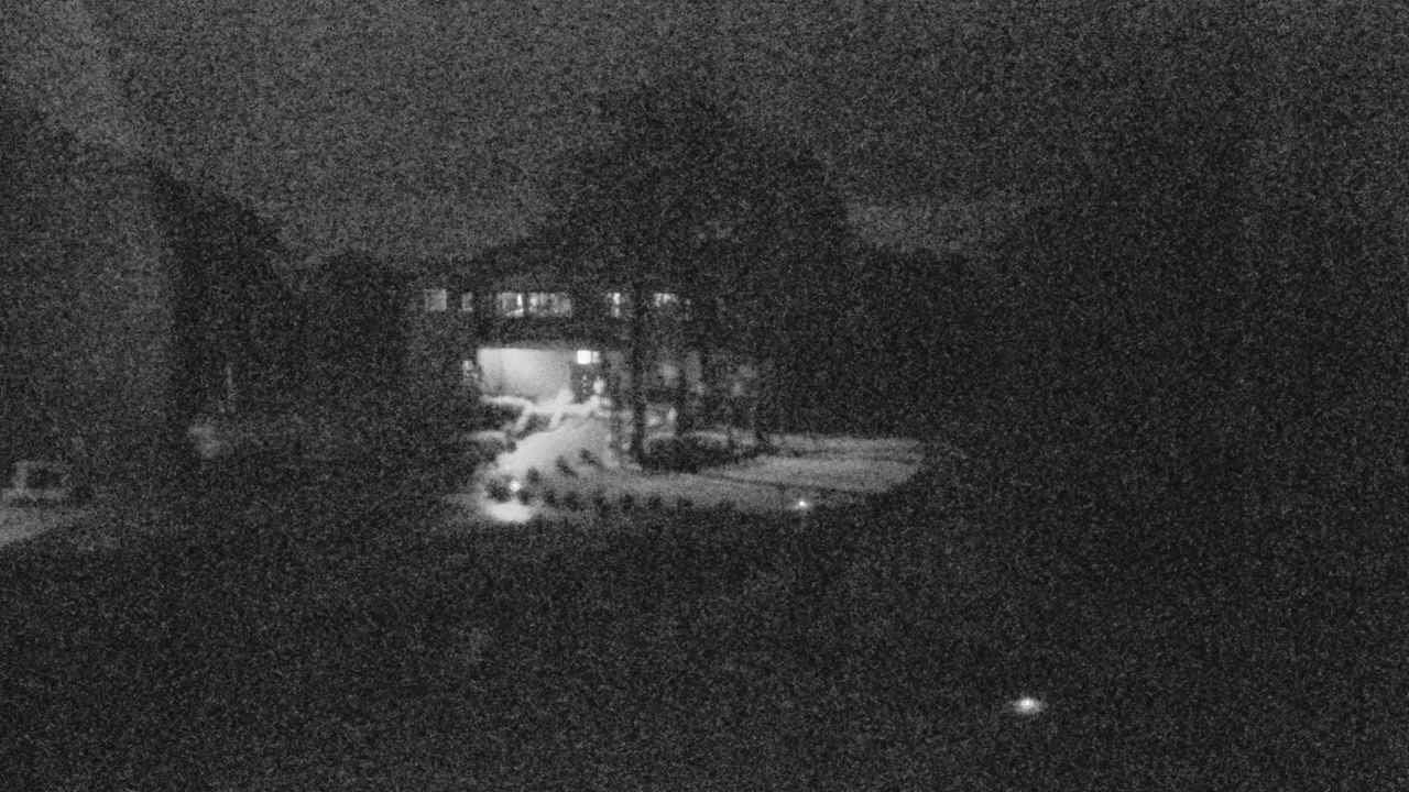 Uenotaira Slope (1,407m) webcam at Nozawa Onsen