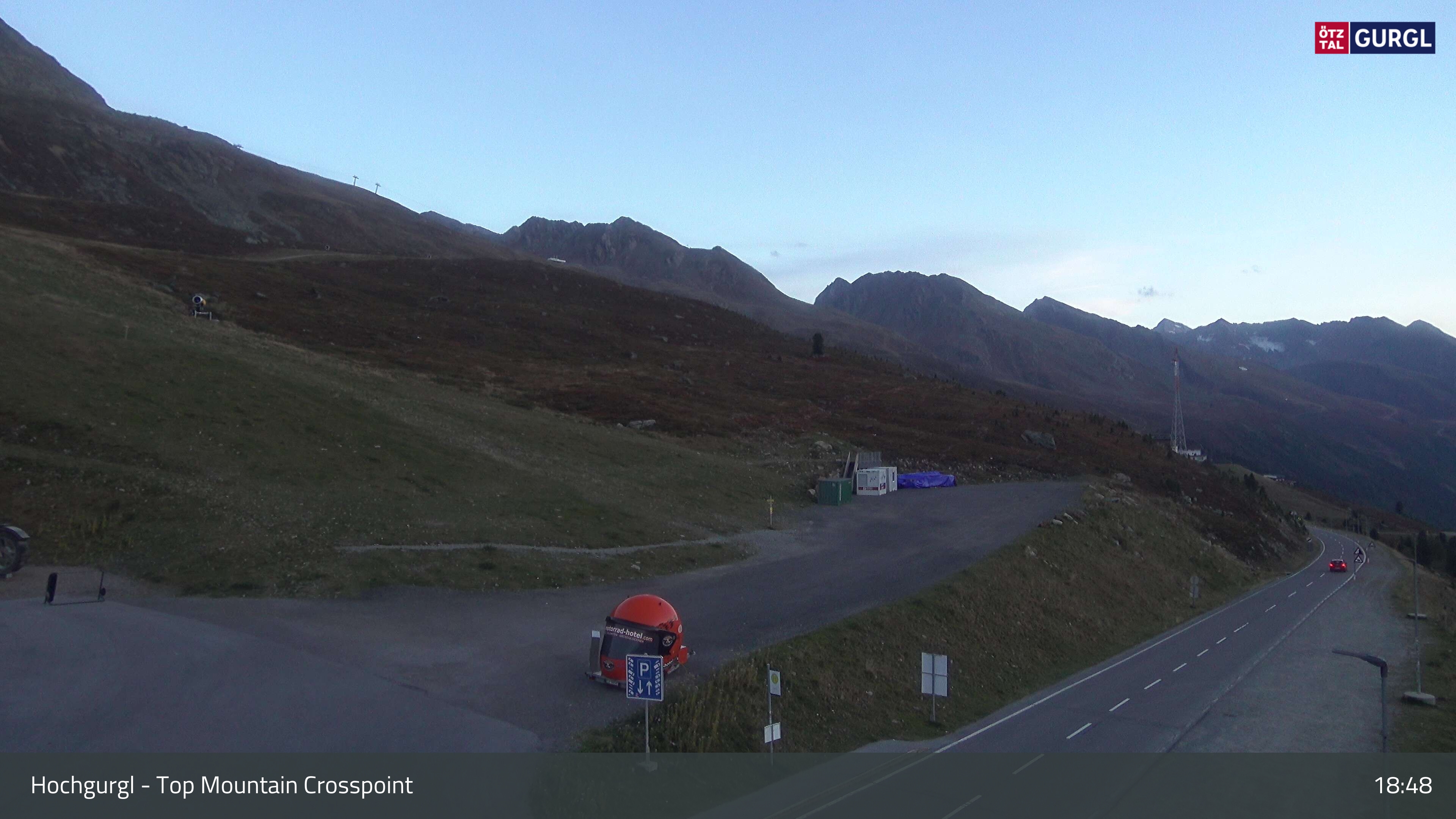 Top Mountain Crosspoint - Bottom of Kirchenkarbahn I webcam at Obergurgl Hochgurgl