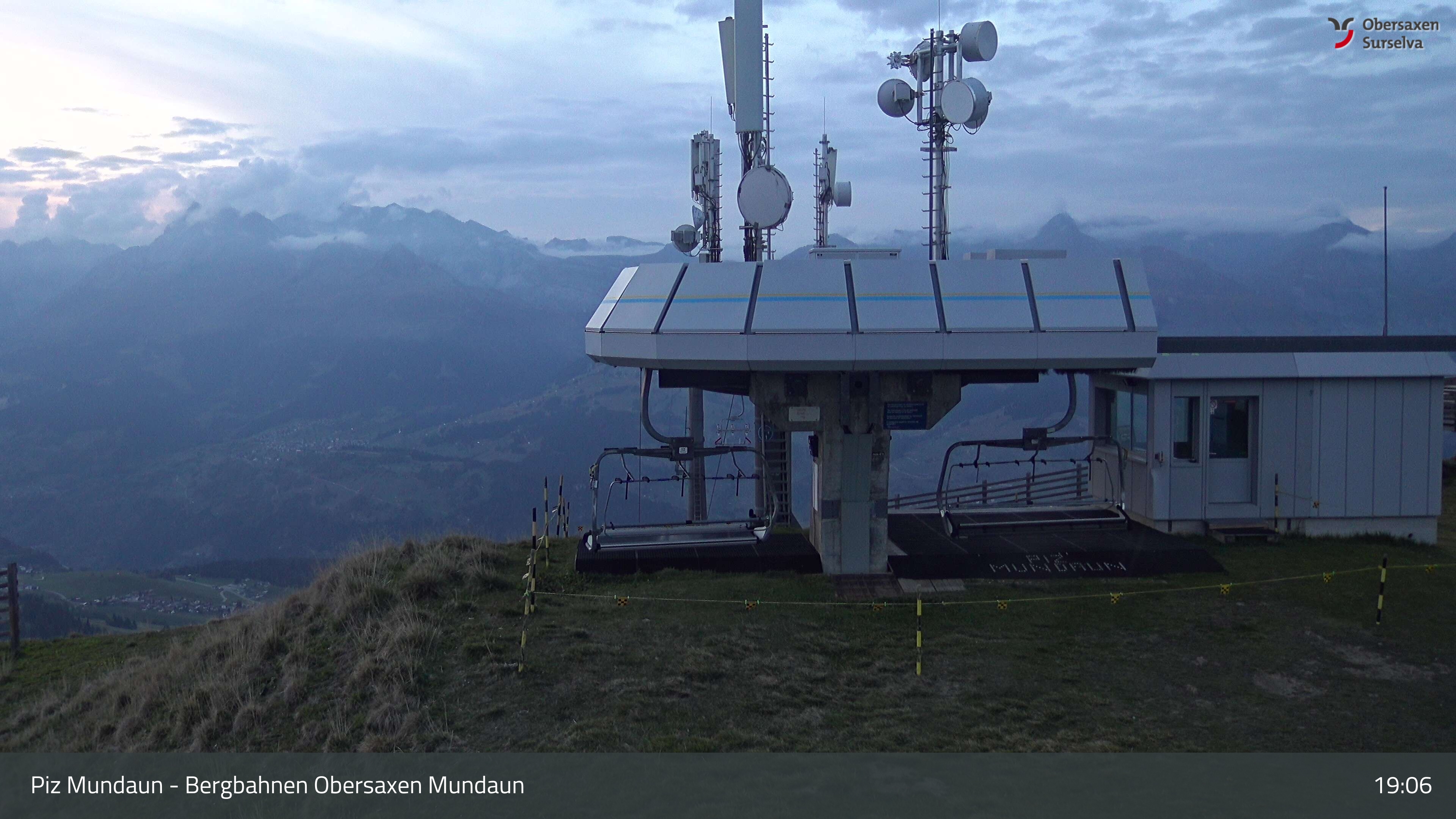 Piz Mundaun webcam at Obersaxen Mundaun