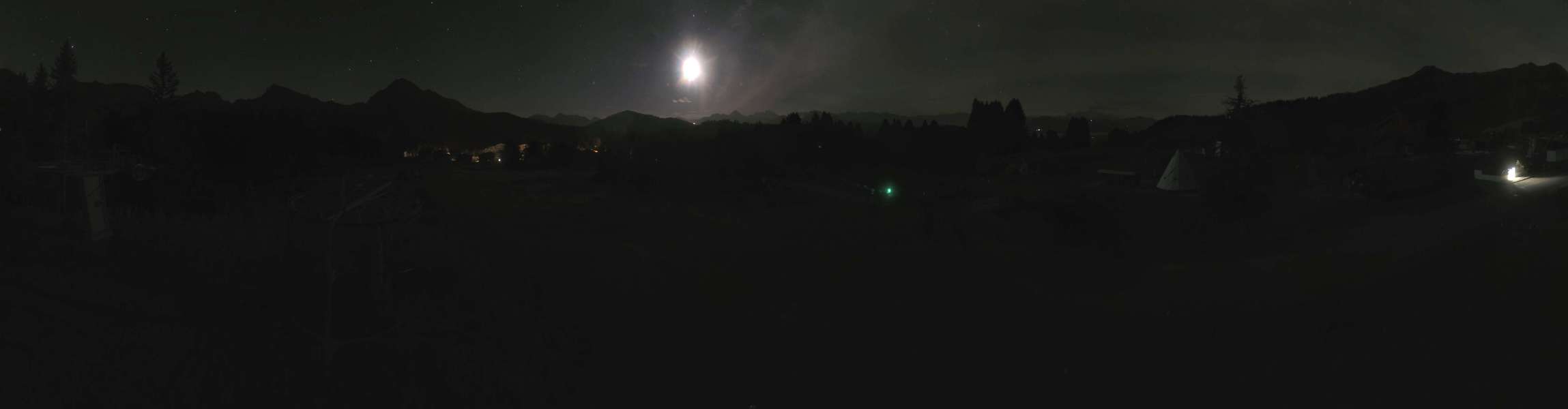 Top of Chevaly 2 webcam at Praz de Lys Sommand