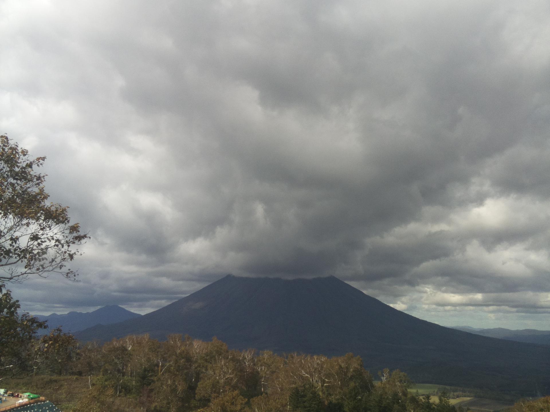 Mt Isola webcam at Rusutsu