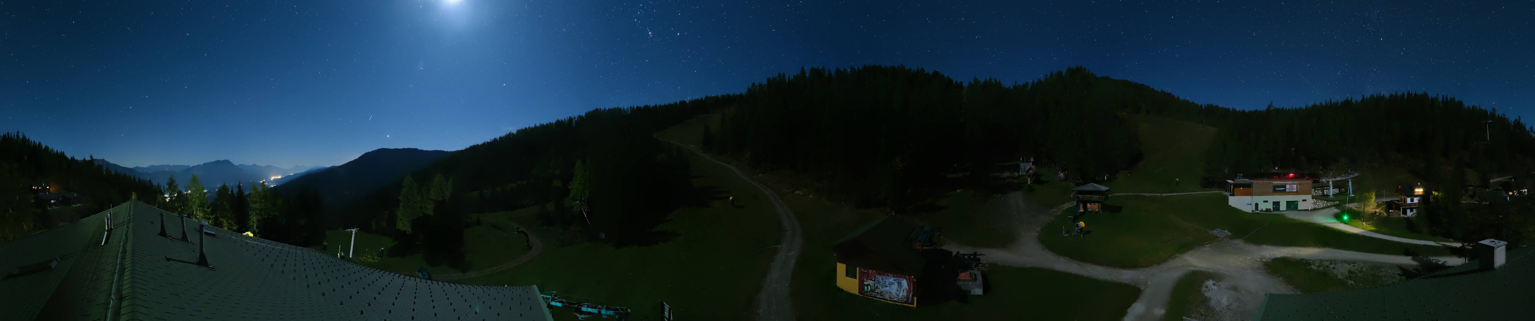 Galsterberg - Top of Tellerlift Galsterbergalm webcam at Schladming Dachstein