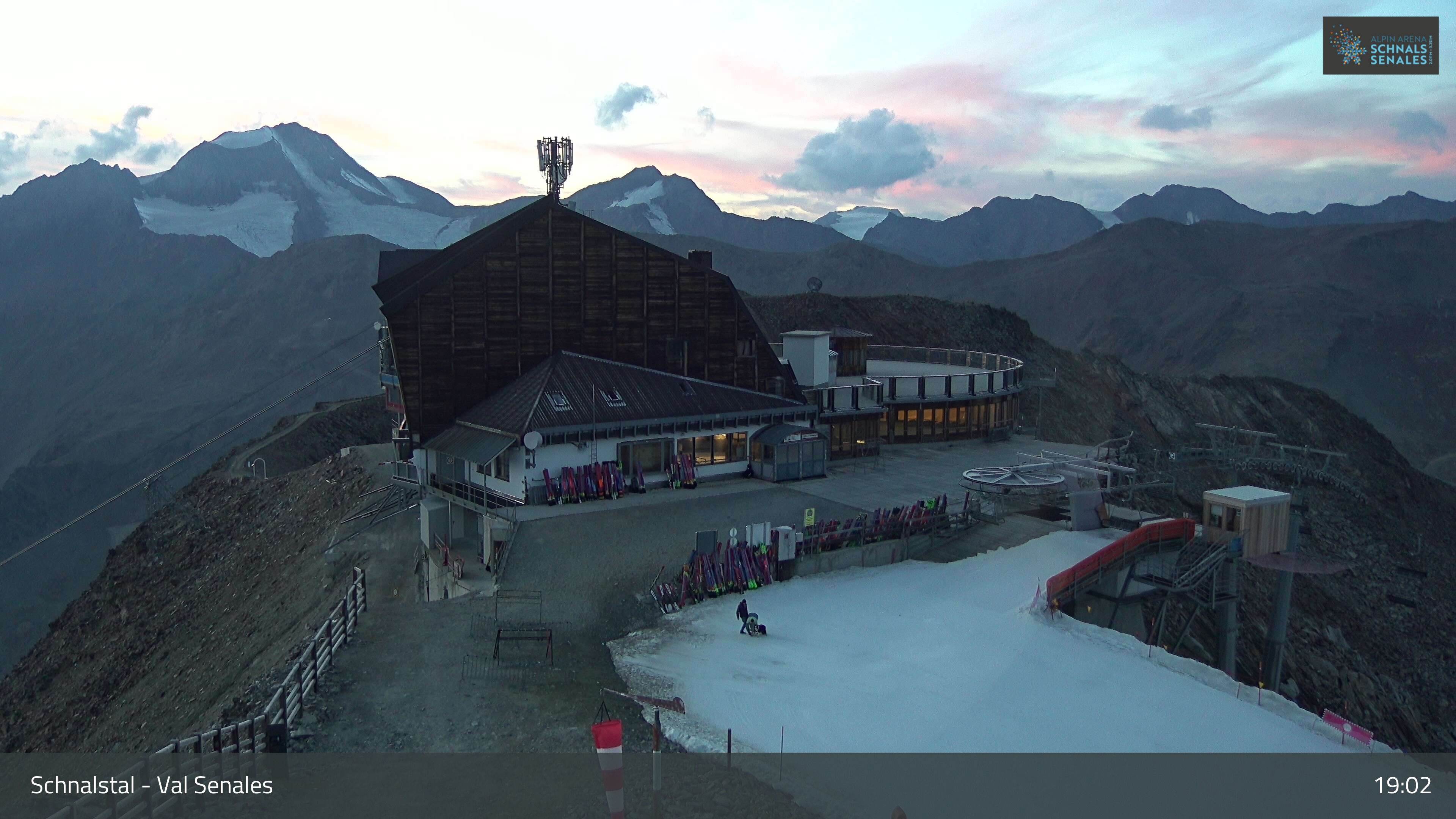 Glacier Slopes webcam at Schnalstal Glacier