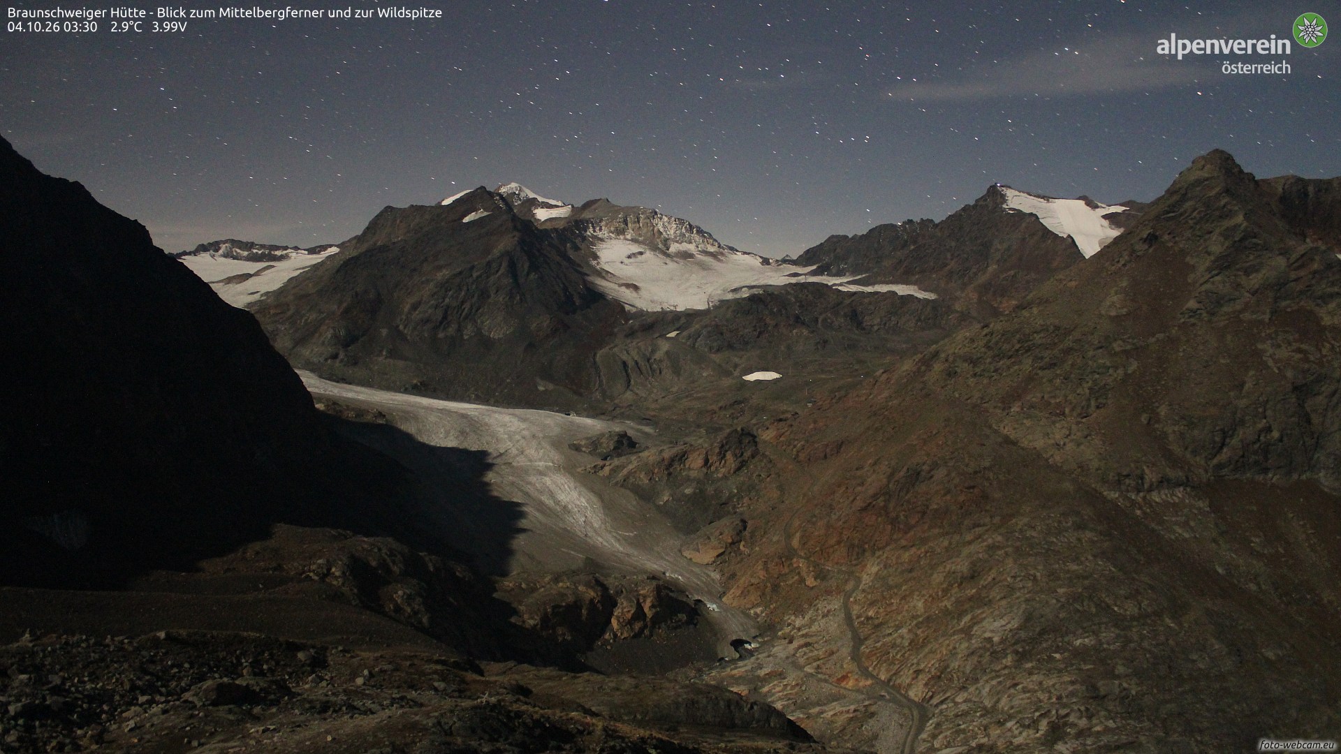 Braunschweiger Hutte - View Mittelbergferner & Wildspitze webcam at Solden