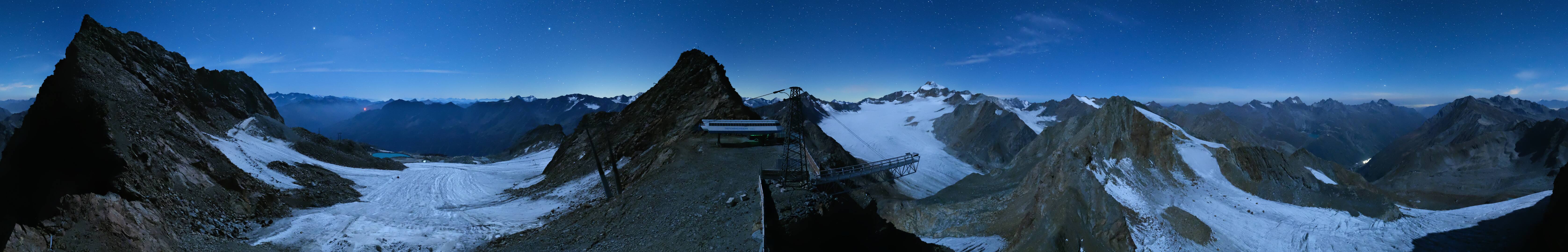 near Top of Tiefenbachbahn webcam at Solden