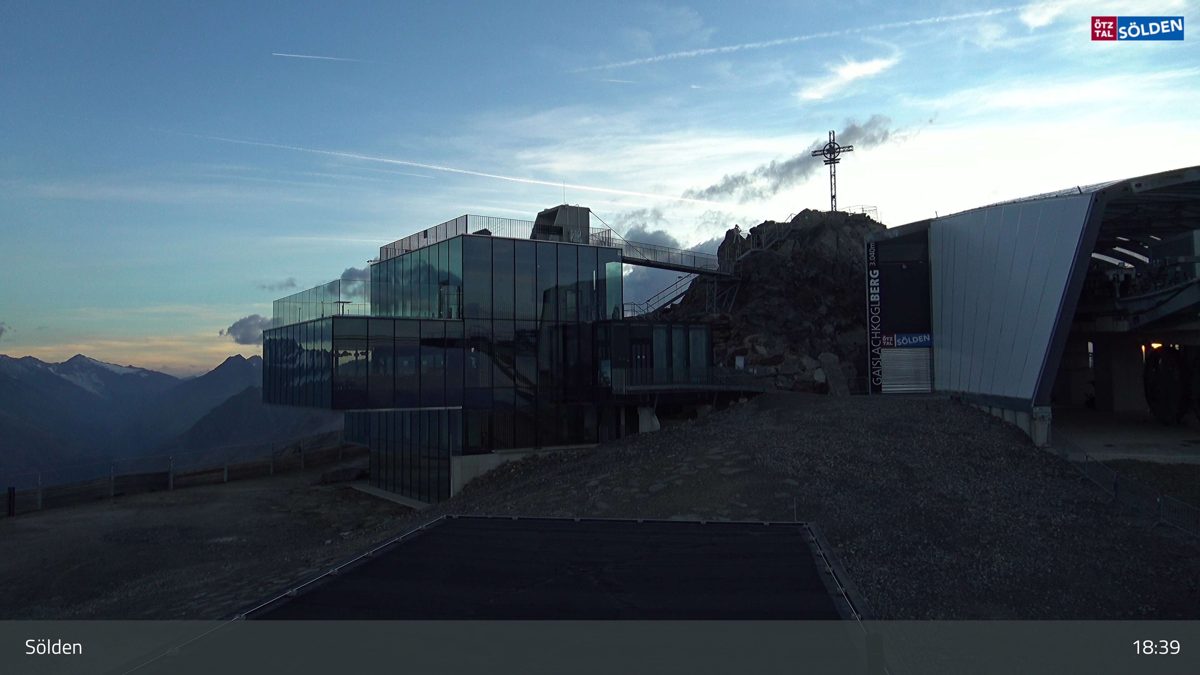 Top of Gaislachkoglbahn II Gondola webcam at Solden