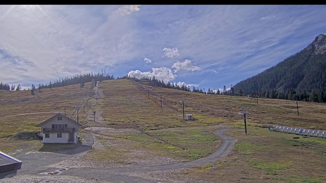 Summit at Snoqualmie Summit West Base webcam