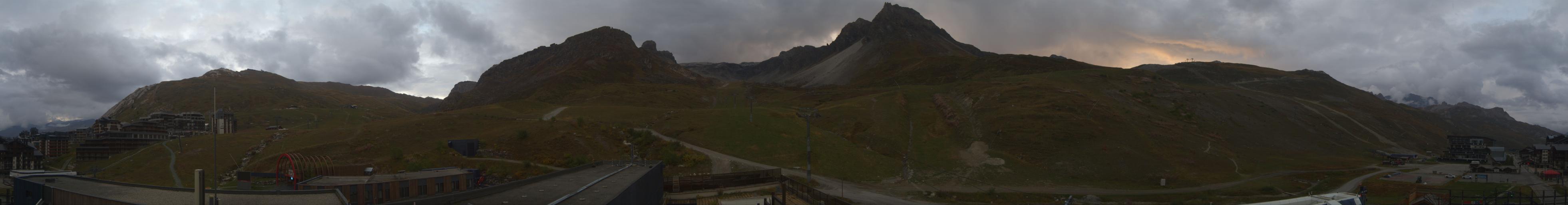 Val-Claret - Bottom of TSD4 Lanches webcam at Tignes