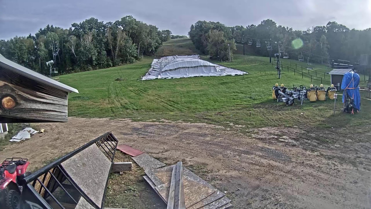 Chairlift B webcam at Tyrol Basin