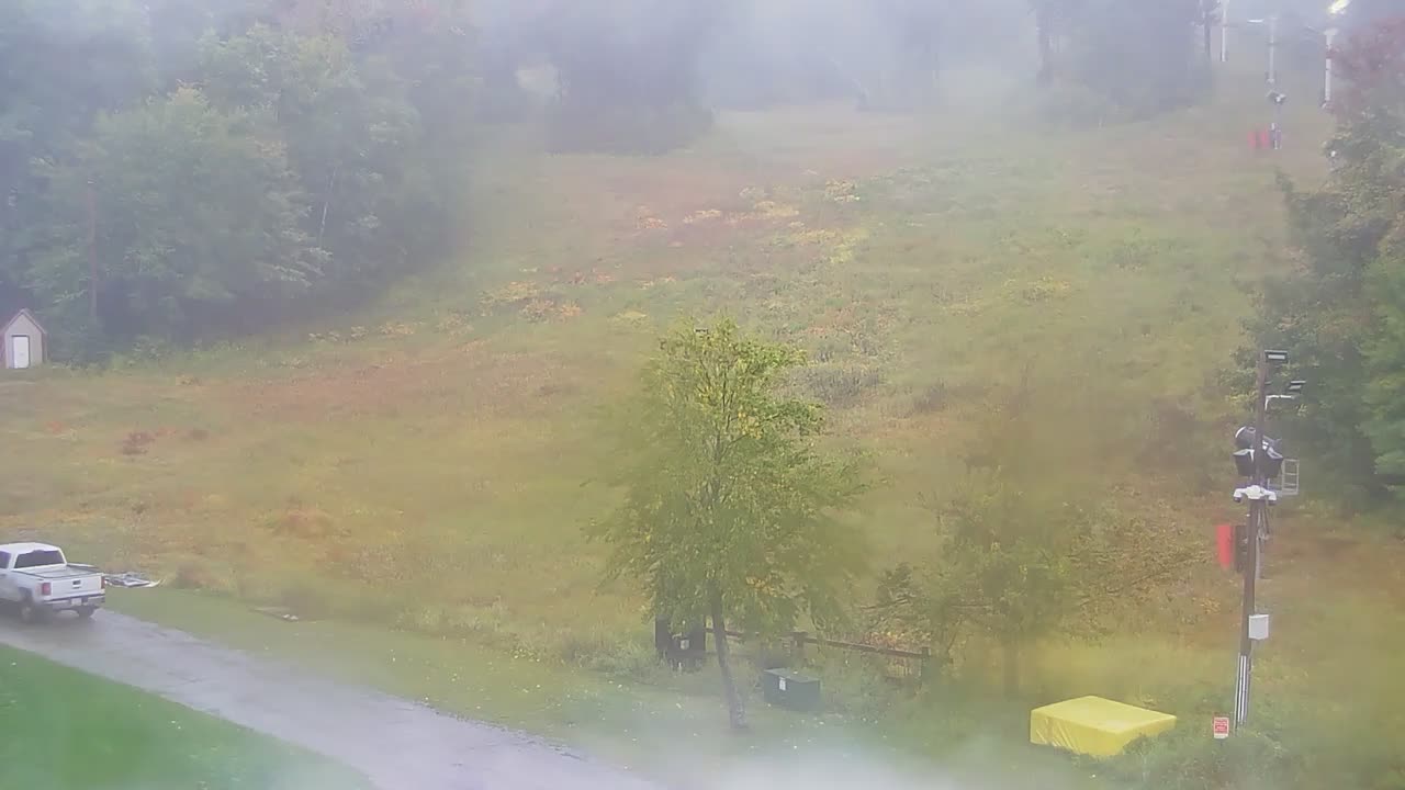 Look Mom webcam at Wachusett Mountain