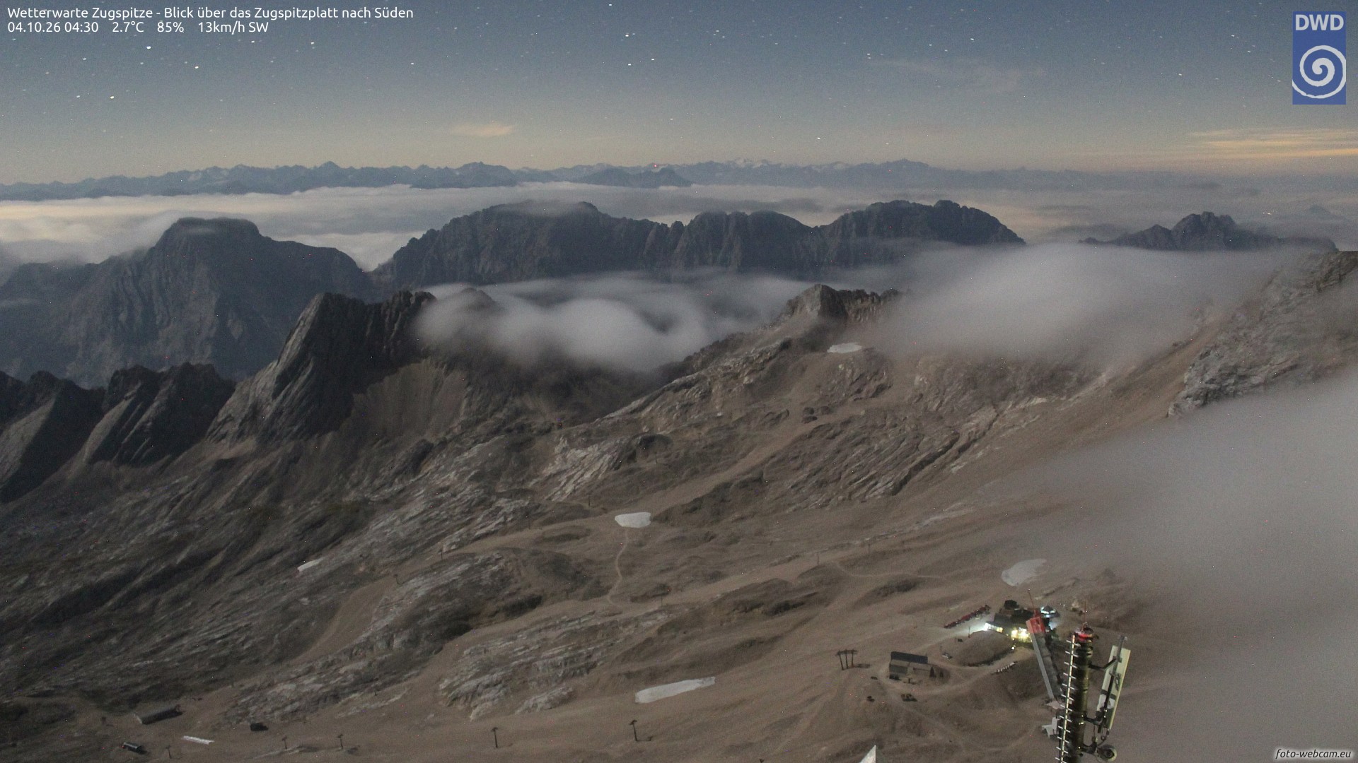 Looking S over Zugspitzplatt - Top of Zugspitz-Gletscherbahn webcam at Zugspitze