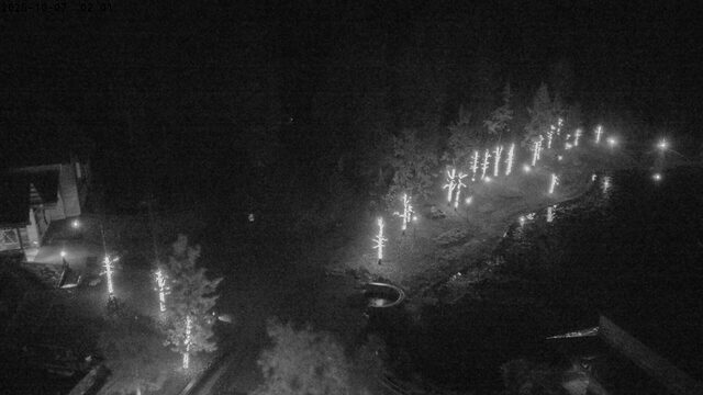 Alyeska Hotel Courtyard webcam