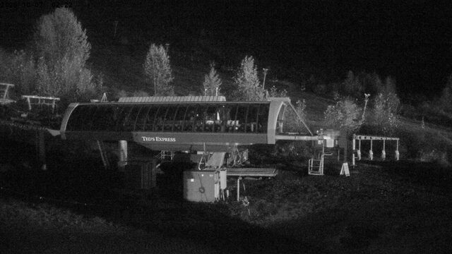Alyeska Ted's Express Base webcam