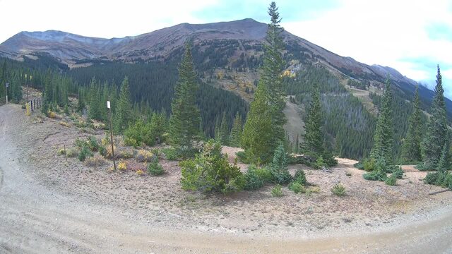 Breckenridge Peak 8 from Peak 9 webcam