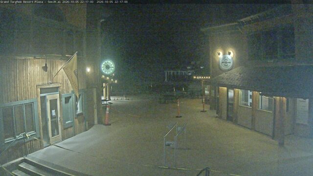 Grand Targhee Plaza webcam