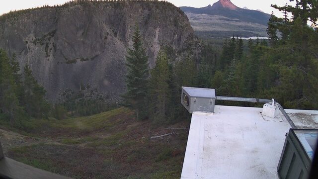 Hoodoo Mt. Washington, N&M Sisters webcam