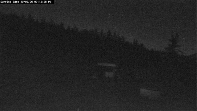 Mt. Bachelor Sunrise Base webcam