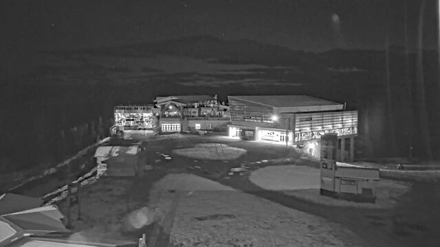Whistler Blackcomb Roundhouse Lodge webcam
