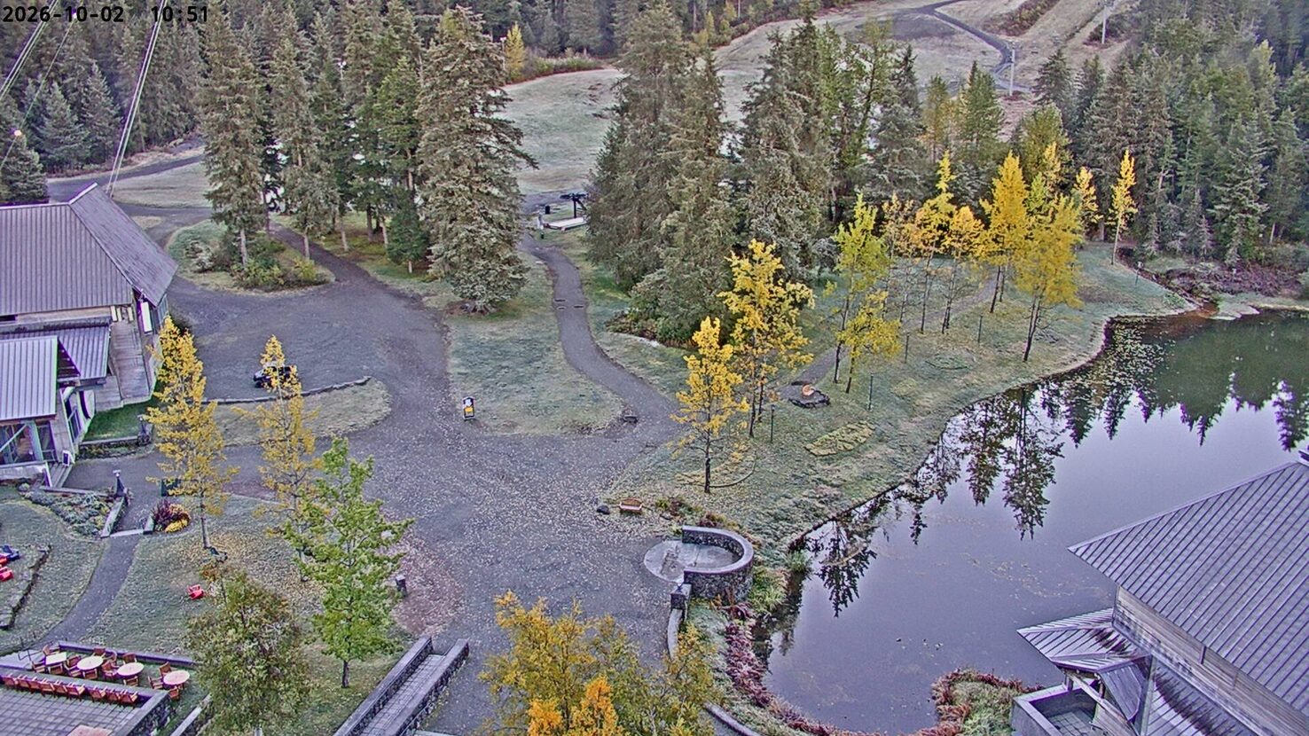 Alyeska Hotel Courtyard webcam