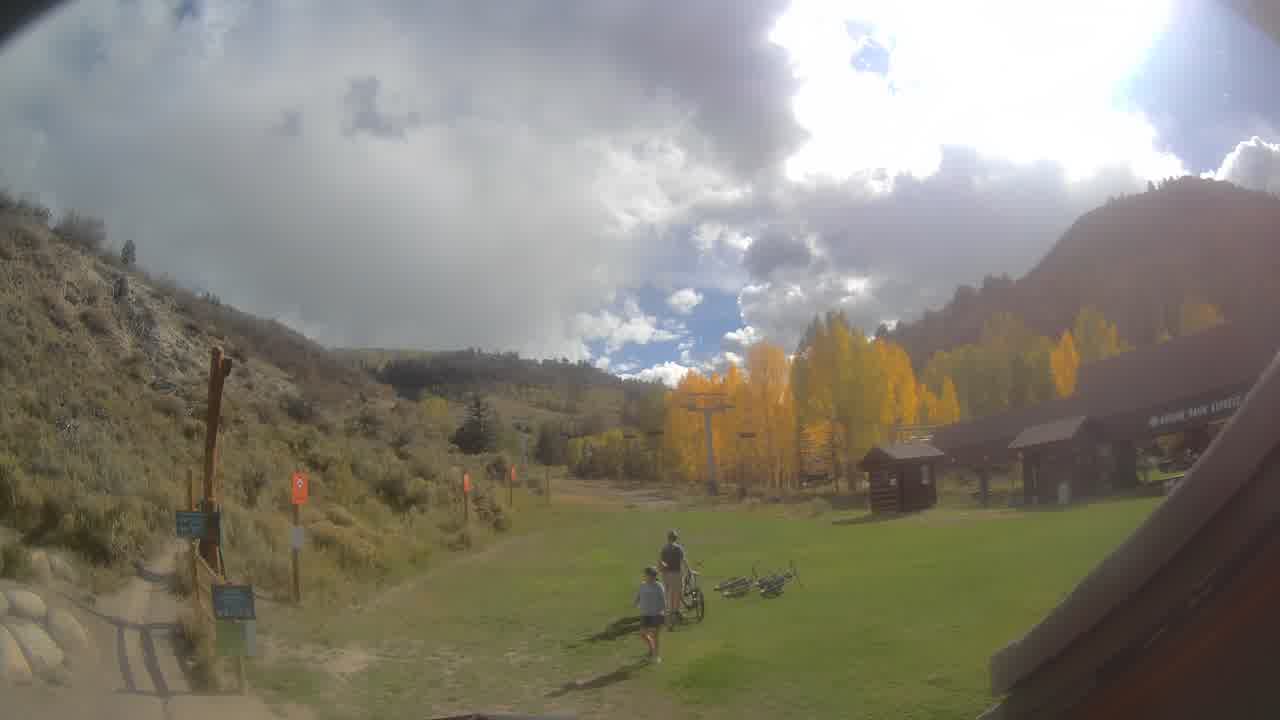 Beaver Creek Arrowhead Village webcam