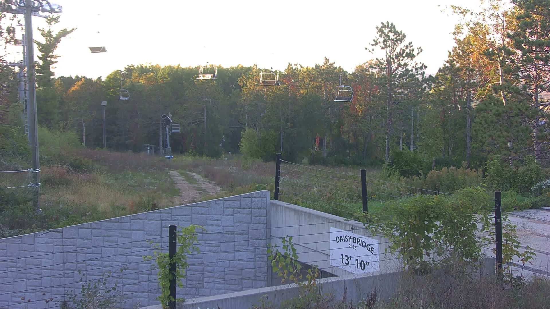 Cascade Mountain Daisy Bridge webcam