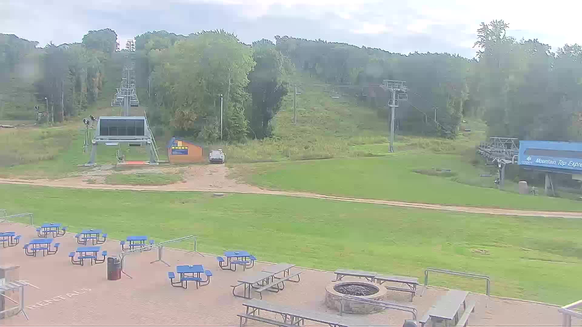 Cascade Mountain Mountain Top Express webcam