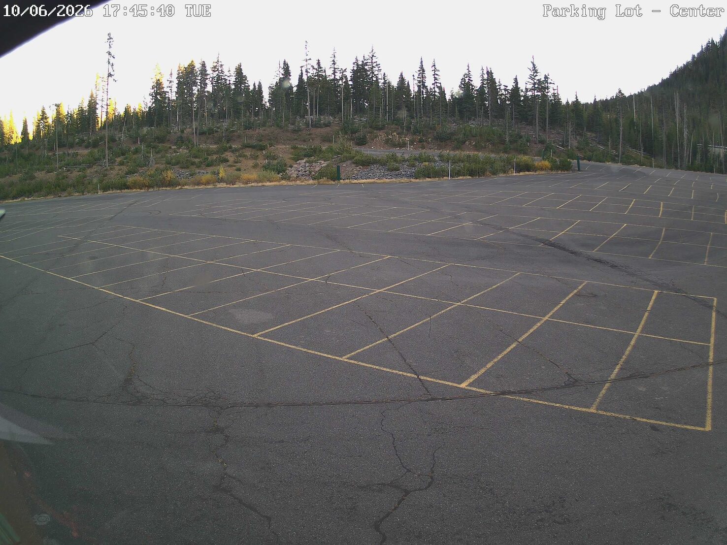 Hoodoo Hoodoo Parking Lot Center webcam